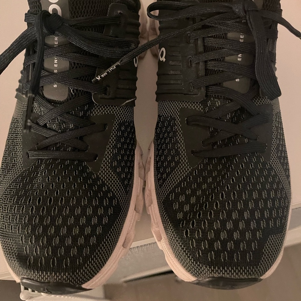 Woman’s OnCloud Cloud Swift Size 8.5